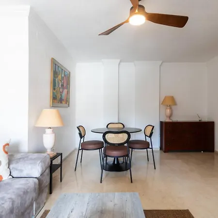 Centro Con Parking Apartment *